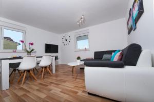 TV a/nebo společenská místnost v ubytování Apartment AleMar
