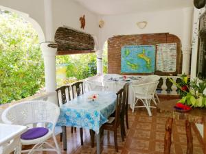Restaurace v ubytování Coco Bay Villa