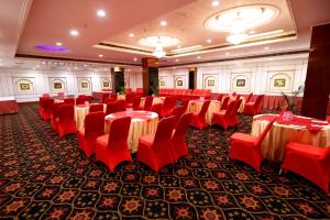 Gallery image of Hotel Meraden Grand in Varanasi