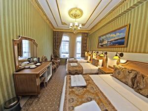 Postel nebo postele na pokoji v ubytování Glamour Classic Hotel Istanbul Sirkeci