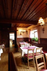 Restauracja lub miejsce do jedzenia w obiekcie Wieselmühle Forellenhof