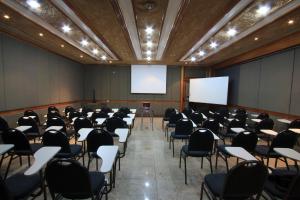 Zona business o sala de conferencias en Da Vinci Hotel & Conventions by Easy Hotéis