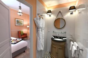 Koupelna v ubytování Grand Hôtel Henri - Teritoria