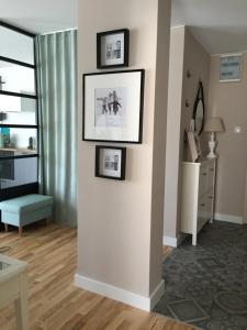 Telewizja i/lub zestaw kina domowego w obiekcie Blue Sea Apartment