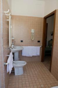 Ένα μπάνιο στο Albergo Cenni