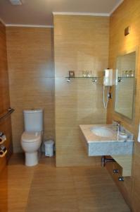 Koupelna v ubytování Hotel Serena Suite