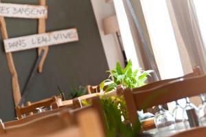 Foto dalla galleria di Logis hôtel restaurant Auberge de l'Espinouse a Fraisse-sur-Agout