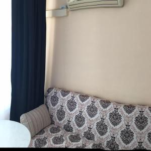 A bed or beds in a room at ÖZNUR APART OTEL