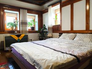 Postel nebo postele na pokoji v ubytování Kulla Dula Guesthouse