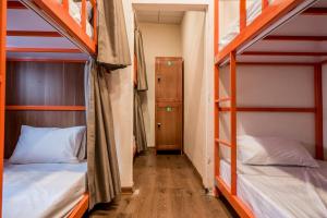 Ліжко або ліжка в номері Hanoi Buffalo Hostel