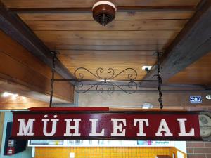 Garni-Hotel Mühletal的证书、奖牌、标识或其他文件
