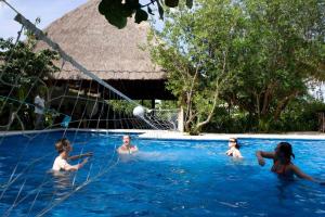 Der Swimmingpool an oder in der Nähe von Sotavento Hotel & Yacht Club
