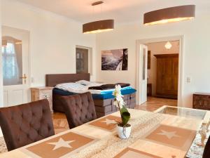 Et opholdsområde på Mediterrane Luxusferienwohnung 5, Berlin- Köpenick, Am Müggelsee + 13 billeder