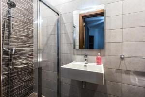 Bagno di Sunny Modern Apartments