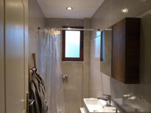 Kúpeľňa v ubytovaní Greek Blue Apartment + 37 fotografií