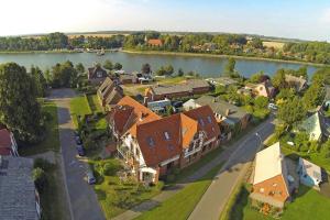 Pemandangan dari udara bagi Kanalvilla - Urlaub am Nord-Ostseekanal - zwei Ferienwohnungen im Angebot- eine im Dachgeschoss und eine Wohnung mit Garten