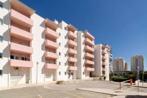 Photo de la galerie de l'établissement Praia da Rocha, Algarve Sunny Apartment, à Portimão