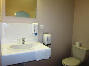 Koupelna v ubytování Appartement Studio VILLA DES MARAIS 1 à 2 personnes proche du Lac de GrandLieu + 23 fotografií