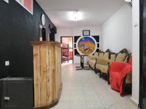 Area tempat duduk di Bunksurfing Hostel