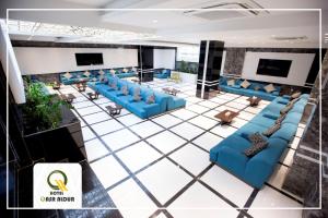 Posezení v ubytování Qasr AlDur Hotel