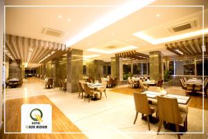 Restaurace v ubytování Qasr AlDur Hotel