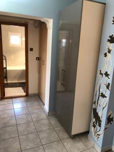 Ένα μπάνιο στο Blue Apartment +47 φωτογραφίες