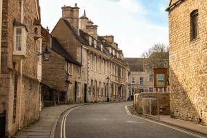 斯坦福德的住宿－Central Stamford Townhouse With Parking，相簿中的一張相片