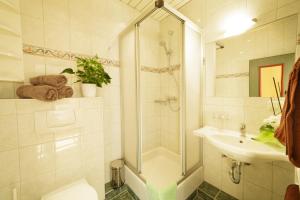 A bathroom at Warterhof
