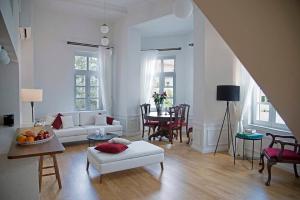 Posteľ alebo postele v izbe v ubytovaní Four Streets Athens - Luxury Suites Apartments in Athens
