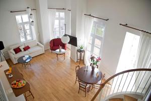 Posedenie v ubytovaní Four Streets Athens - Luxury Suites Apartments in Athens