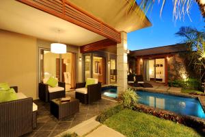 Piscina di Athena Villas by Fine & Country o nelle vicinanze