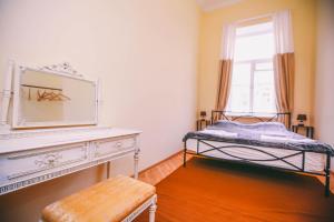 Katil atau katil-katil dalam bilik di At Funicular Hostel