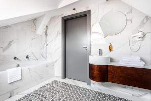 Koupelna v ubytování Jakubowy Hotel + 37 fotografií