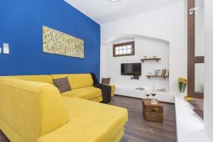 Televisyen dan/atau pusat hiburan di Apartment ArKA 1