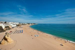 Gallery image of Apartment MargemSul - Pool - Beach - Free Wifi - Air Con in Albufeira