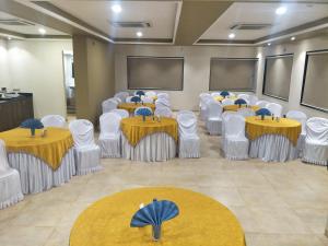 Fotografie z fotogalerie ubytování Kyriad Hotel Solapur by OTHPL v destinaci Solapur