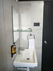 Fotografie z fotogalerie ubytování Kyriad Hotel Solapur by OTHPL v destinaci Solapur