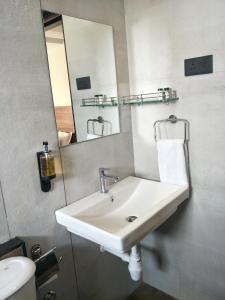 Fotografie z fotogalerie ubytování Kyriad Hotel Solapur by OTHPL v destinaci Solapur