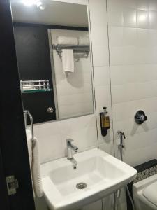 Fotografie z fotogalerie ubytování Kyriad Hotel Solapur by OTHPL v destinaci Solapur