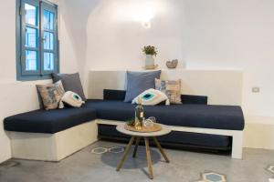 Posezení v ubytování Stoa Cave Villas
