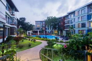 Het zwembad bij of vlak bij Accra Fine Suites - The Pearl In City