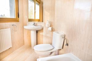 A bathroom at Hotel San Lázaro Még 37 kép