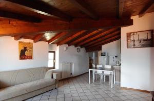 Khu vực ghế ngồi tại La Finestra sul Lago