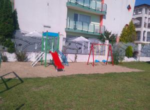 Детска площадка в Семеен Хотел Фреш
