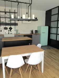 Kuchnia lub aneks kuchenny w obiekcie Blue Sea Apartment