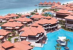 Bazén v ubytování Anantara The Palm Dubai Resort nebo v jeho okolí