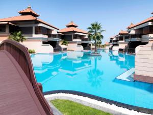 Bazén v ubytování Anantara The Palm Dubai Resort nebo v jeho okolí