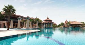 Bazén v ubytování Anantara The Palm Dubai Resort nebo v jeho okolí