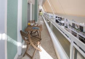 Balkón alebo terasa v ubytovaní Roomy and comfortable apartment near Acropolis by GHH