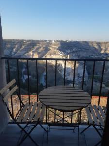 Balkón nebo terasa v ubytování Casas Rurales Maribel - Complejo Moradas del Cerro 2 - Suites con Jacuzzi en Alcalá del Júcar
